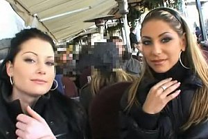 中国丰满熟妇xxxx性裸交